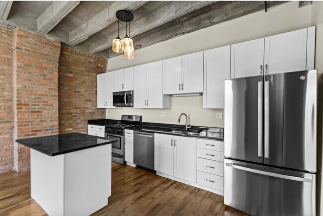 809 E 40th St, Unit 3-5 in Chicago, IL - Building Photo - Building Photo