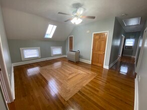 58 Shawmut Ave, Unit 3 in New Bedford, MA - Building Photo - Building Photo