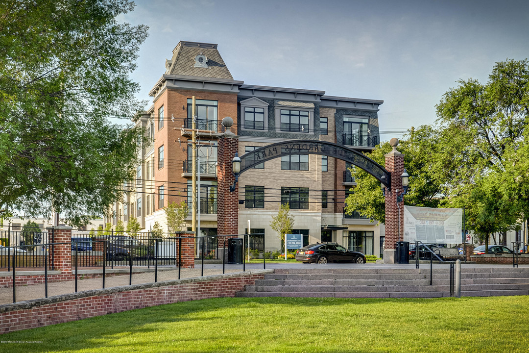 55 W Front St in Red Bank, NJ - Foto de edificio