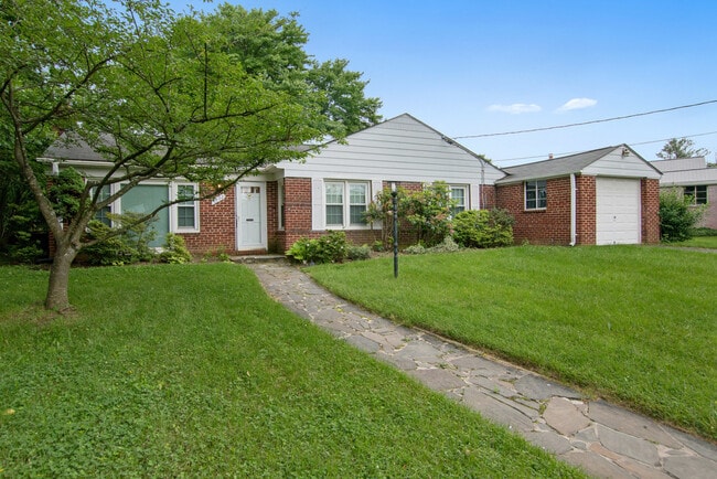 9702 Bellevue Dr in Bethesda, MD - Building Photo - Building Photo