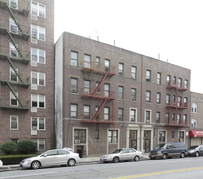 347 Mcdonald Ave in Brooklyn, NY - Building Photo