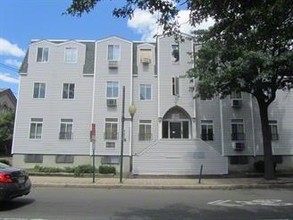 1263 Chapel St in New Haven, CT - Building Photo - Building Photo