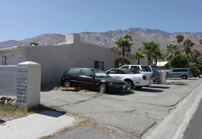 443 E Chuckwalla Rd in Palm Springs, CA - Building Photo - Building Photo