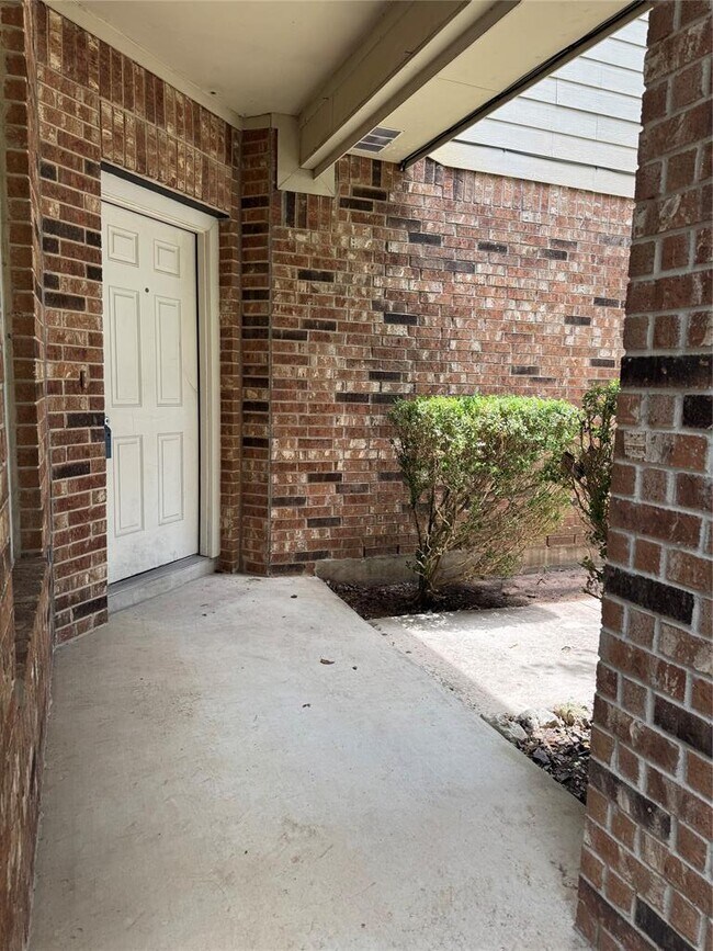 219 Hiver St in Kyle, TX - Building Photo - Building Photo