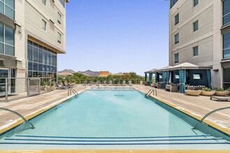 Broadstone Scottsdale Quarter in Scottsdale, AZ - Foto de edificio - Building Photo