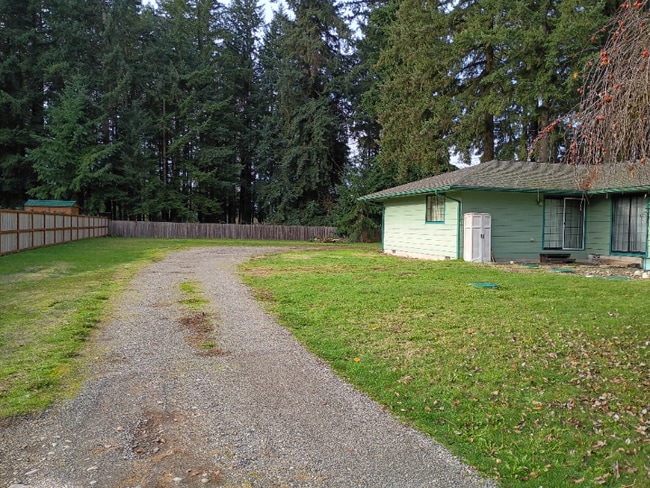 5445 191st Ave SW in Rochester, WA - Building Photo - Building Photo