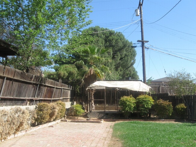property at 2231 Elton Ave