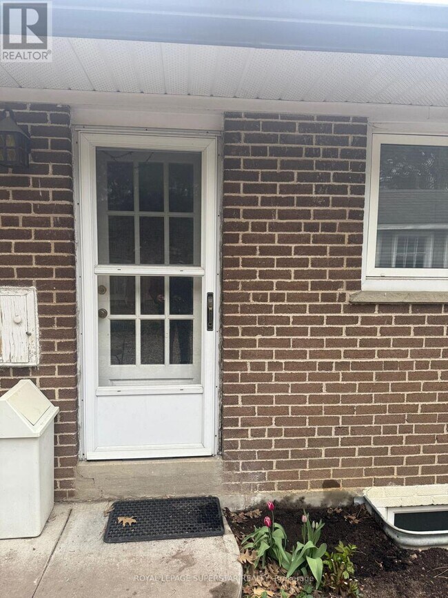15 Quinby Ct in Toronto, ON - Building Photo - Building Photo
