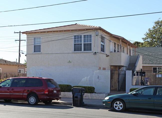 1518 S 42nd St in San Diego, CA - Foto de edificio - Building Photo