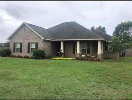 728 Amador Avenue in Fairhope, AL - Building Photo