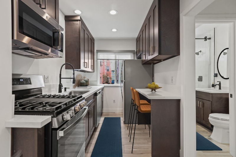 410 Lucas Ave in Los Angeles, CA - Building Photo