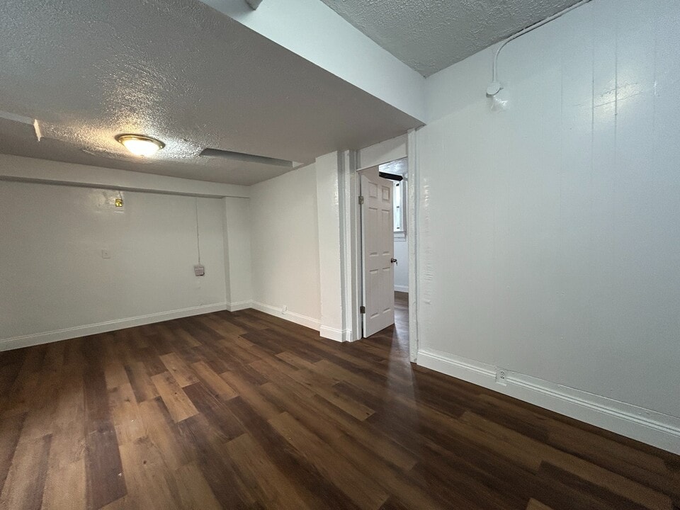 381 E 160th St in Bronx, NY - Building Photo