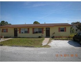 1018 N 25th St in Fort Pierce, FL - Building Photo - Building Photo