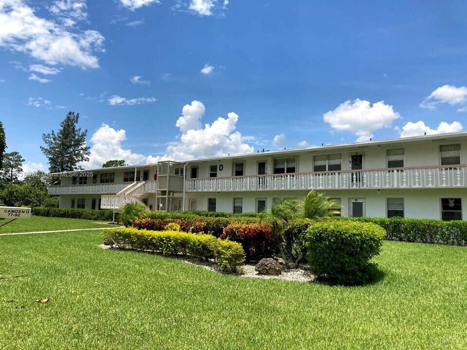 78 Camden D in West Palm Beach, FL - Building Photo