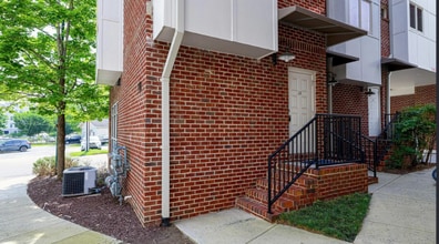 400 W Rosemary St in Chapel Hill, NC - Building Photo - Building Photo