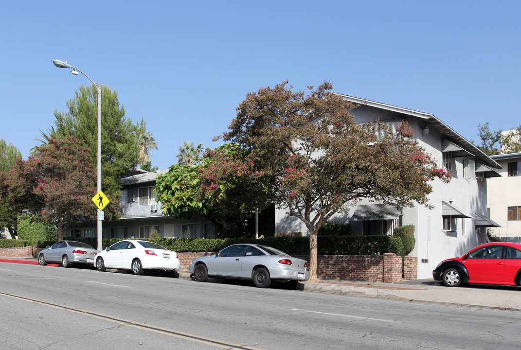 180 S Madison Ave in Pasadena, CA - Building Photo