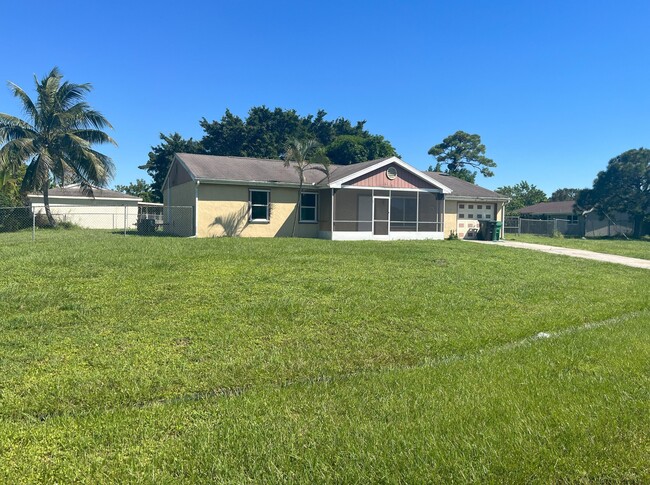 2901 SW Birtle Ct in Port St. Lucie, FL - Building Photo - Building Photo