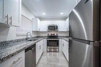 183 Deer Creek Blvd in Deerfield Beach, FL - Building Photo - Building Photo