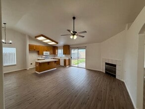 117 Sentinel Dr in Modesto, CA - Building Photo - Building Photo