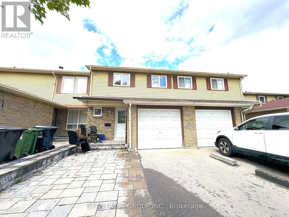 9 Truro Crescent in Toronto, ON - Building Photo