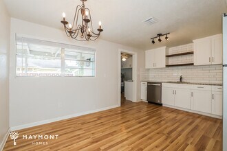 1228 Vista Pl in Lakeland, FL - Building Photo - Building Photo