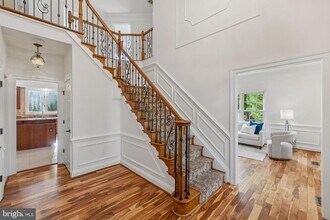 4 Yellow Plum Ct in Rockville, MD - Foto de edificio - Building Photo