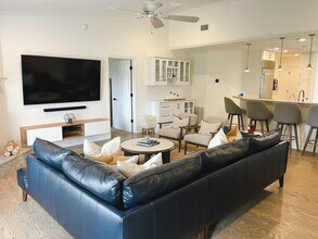 336 Louise Cir in Destin, FL - Foto de edificio - Building Photo