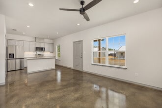 10407 County Rd 2180 in Whitehouse, TX - Building Photo - Building Photo