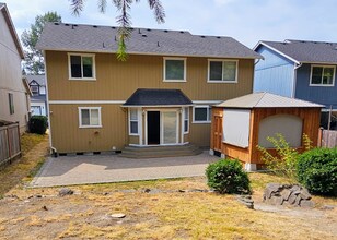 12917 82nd Ave Ct E in Puyallup, WA - Foto de edificio - Building Photo