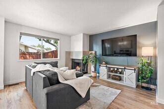 529 S Beach St in Boise, ID - Building Photo - Building Photo