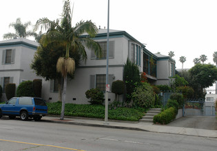 5418 Franklin Ave in Los Angeles, CA - Building Photo - Building Photo