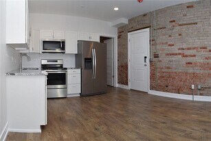 829 N Pennsylvania St, Unit 1C in Indianapolis, IN - Building Photo