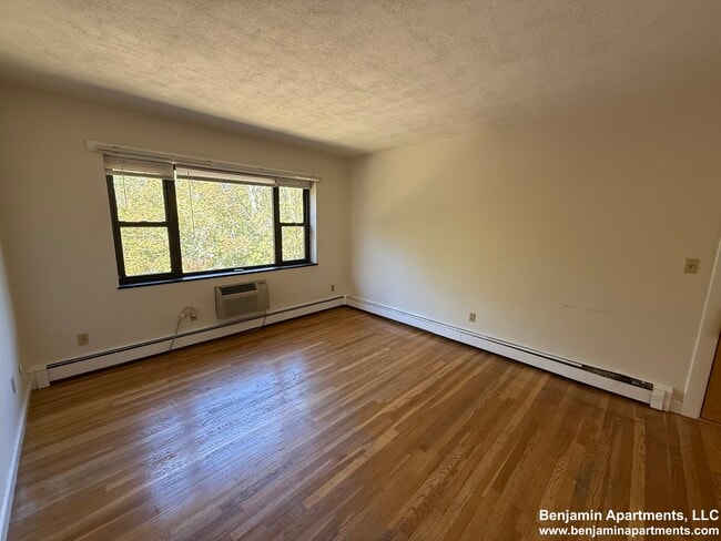 276 Grove St, Unit 11 in Auburndale, MA - Building Photo - Building Photo
