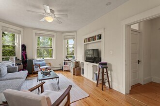 318 Harvard St, Unit #1 in Cambridge, MA - Building Photo - Building Photo