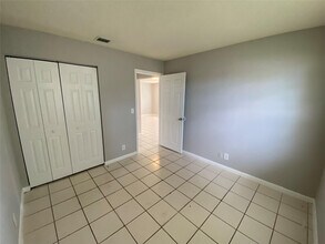 4690 Summit Blvd in West Palm Beach, FL - Building Photo - Building Photo