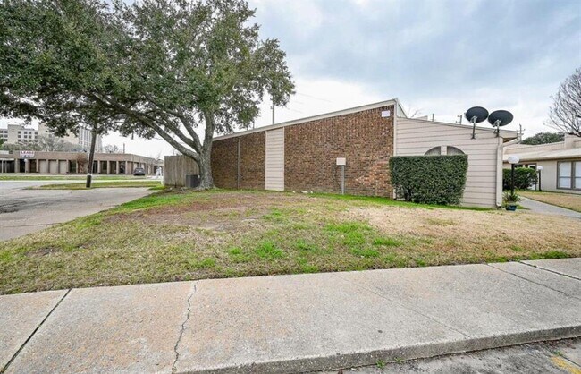 property at 1014 Graham Dr