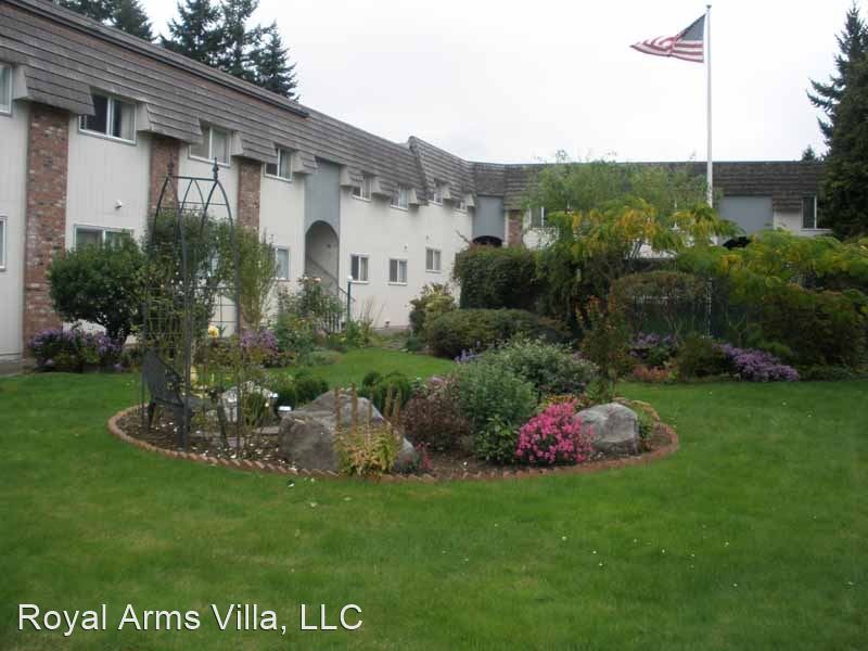 133 SW Normandy Rd in Normandy Park, WA - Building Photo