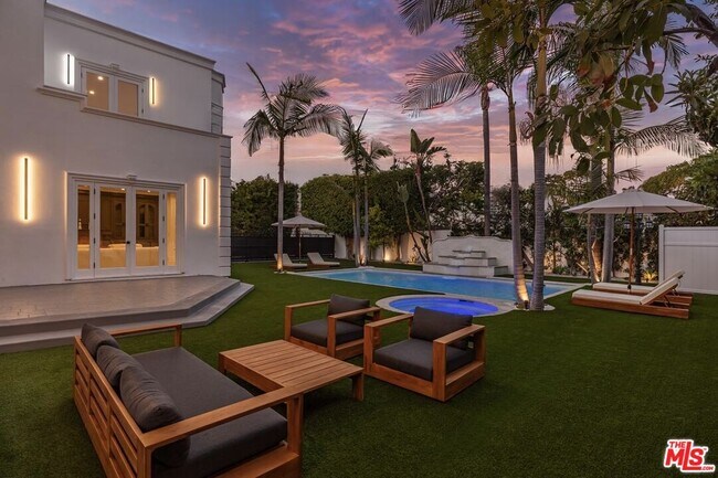 504 Elm Dr in Beverly Hills, CA - Building Photo - Building Photo