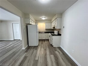 213 Concord Ct in Weirton, WV - Building Photo - Building Photo