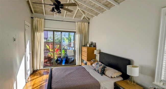 28 E Walnut St in Long Beach, NY - Building Photo - Building Photo