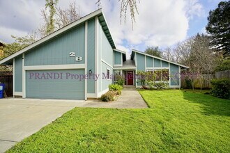 28 Leslie Ct in Novato, CA - Building Photo - Building Photo