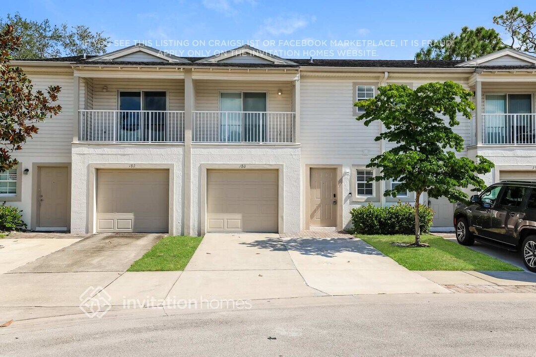 180 Carol Susan Ln in Fort Pierce, FL - Building Photo