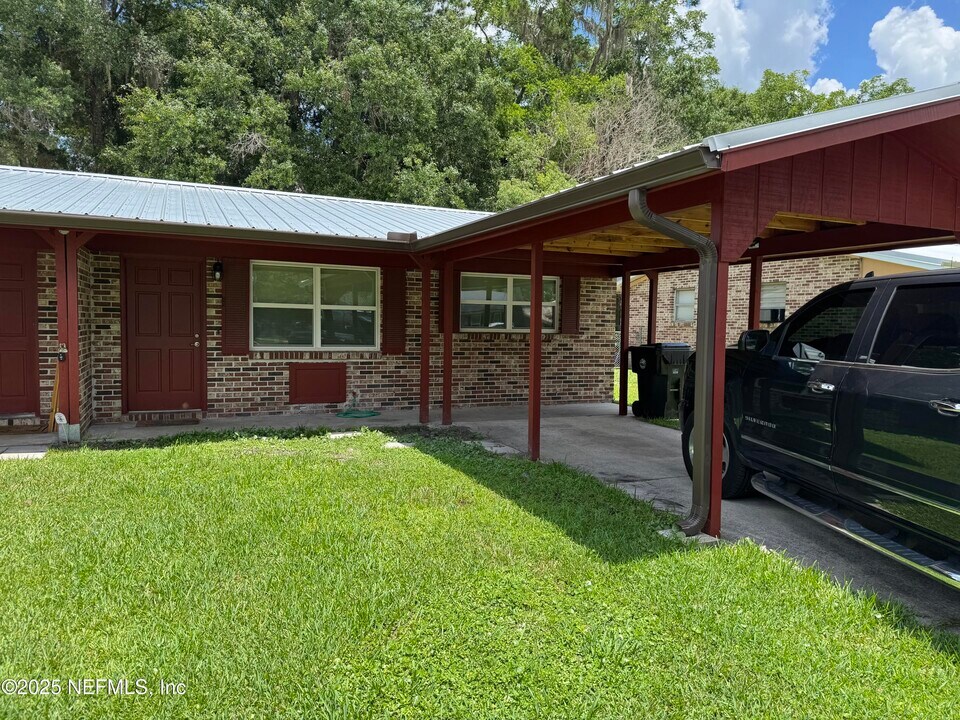 122 N Myrtle St in Starke, FL - Building Photo