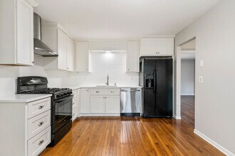 5S681 Heather Ct in Naperville, IL - Building Photo - Building Photo