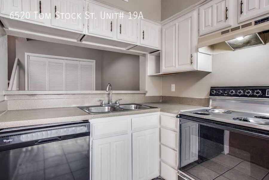 6520 Tom Stock St in Fort Worth, TX - Building Photo