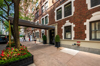 345 E 57th St in New York, NY - Foto de edificio - Building Photo