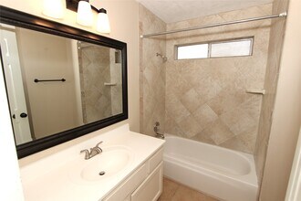 2731 Colony Dr in Sugar Land, TX - Building Photo - Building Photo