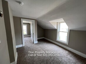 757 Woodland Ave in Oshkosh, WI - Building Photo - Building Photo