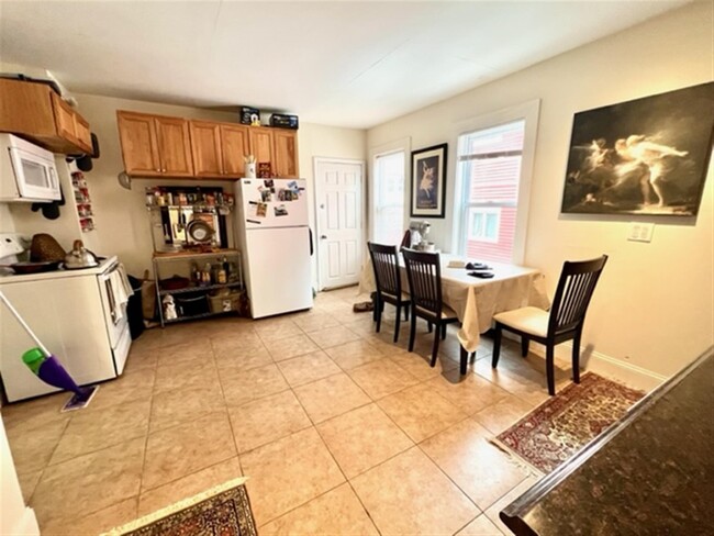 128 Cedar St, Unit 1 in Somerville, MA - Building Photo - Building Photo