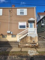 202 1st St in Dravosburg, PA - Building Photo